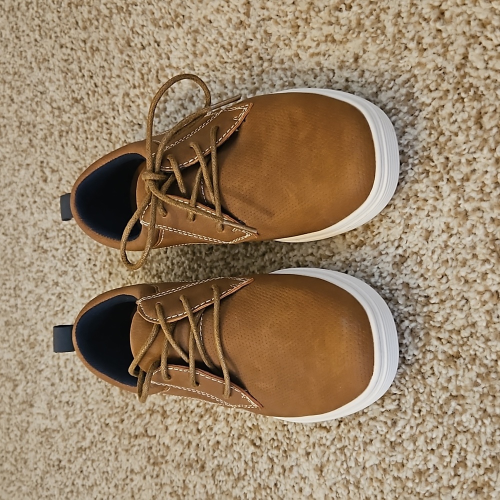 New Steve Madden boys light brown dress shoes